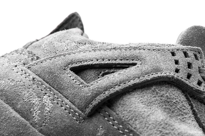 930155-003 Air  4 Kaws Retro Jordan 1011